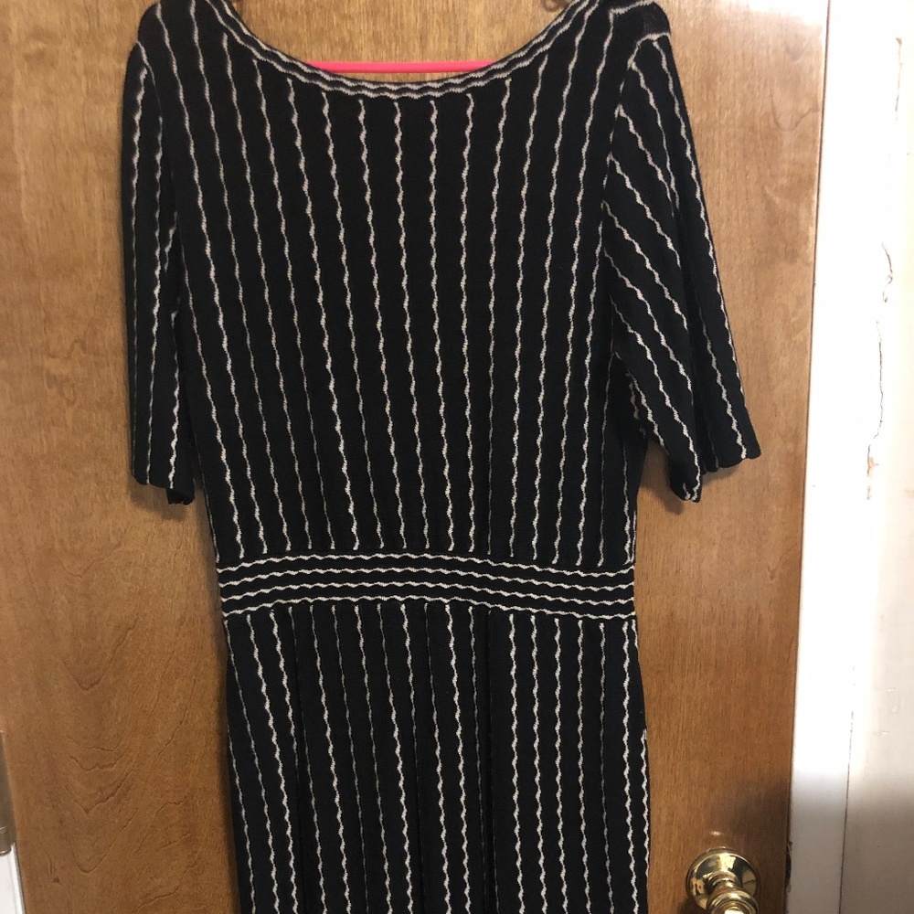 Taylor Short Sleeve Knit Patterned Dress